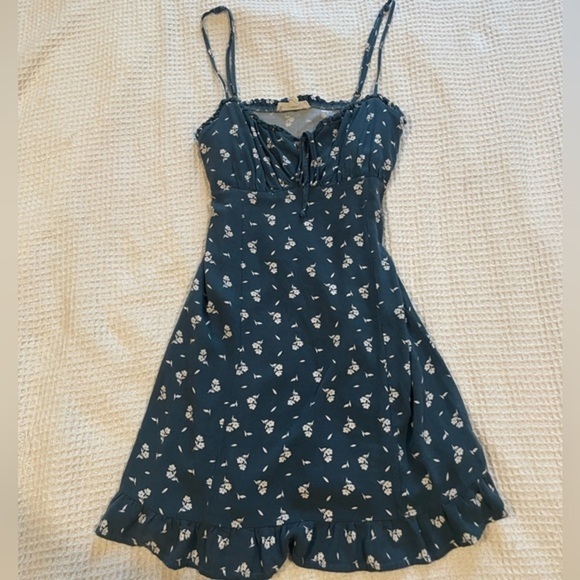 LA Hearts Ruffle Hem Shift Dress, size small - Picture 3 of 4